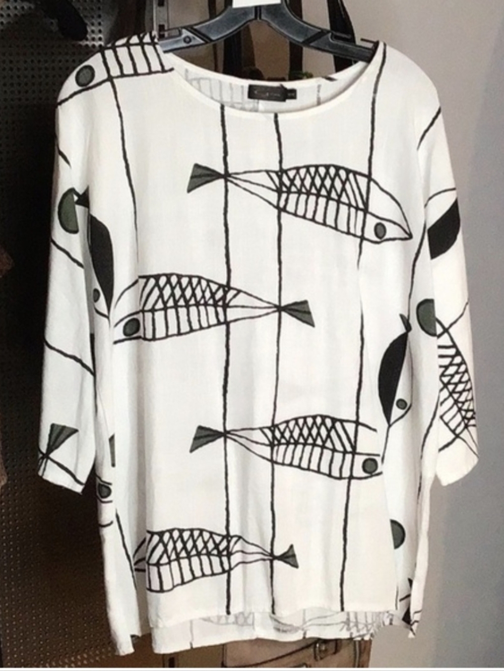 GEO Oversize White Linen blend Top with Black Fish